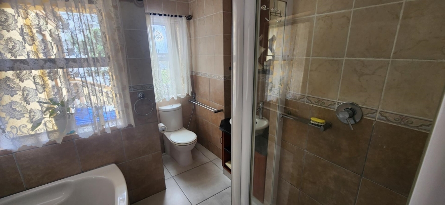 3 Bedroom Property for Sale in Reebok Western Cape